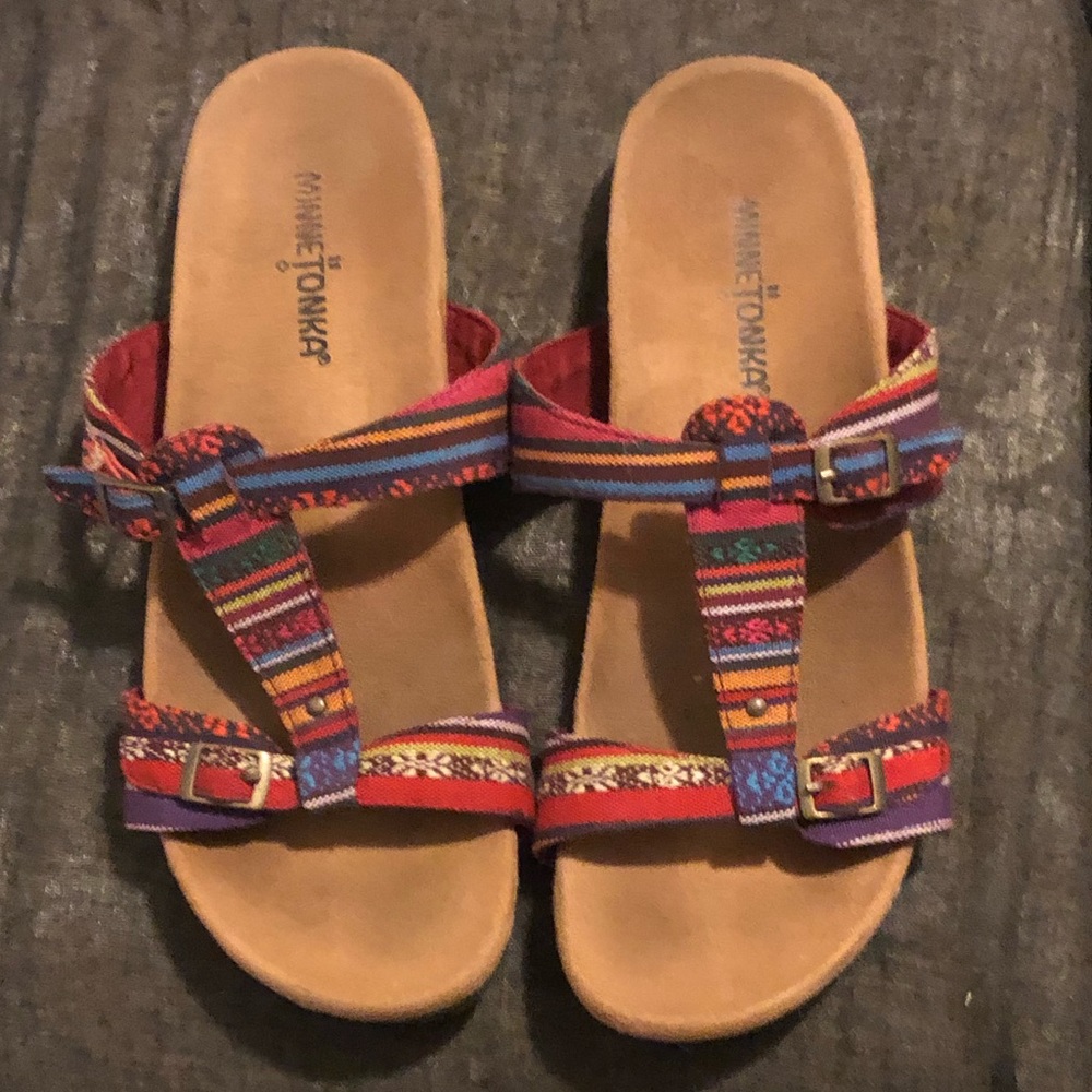 Minnetonka Sandals Size 9